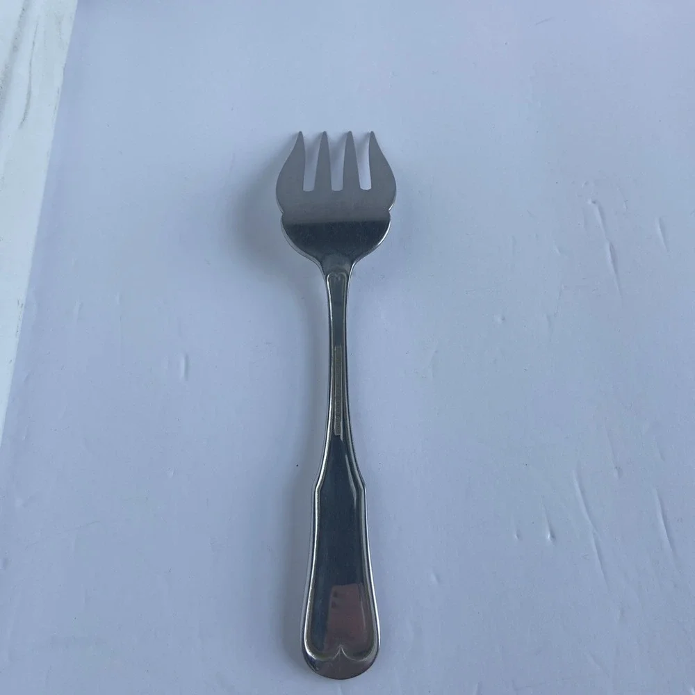 International‎ Silver 18/10 Stainless Cold Meat Serving Fork Heart Pattern 8.5